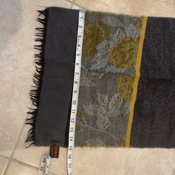 Ysl - Picture 9 of 12